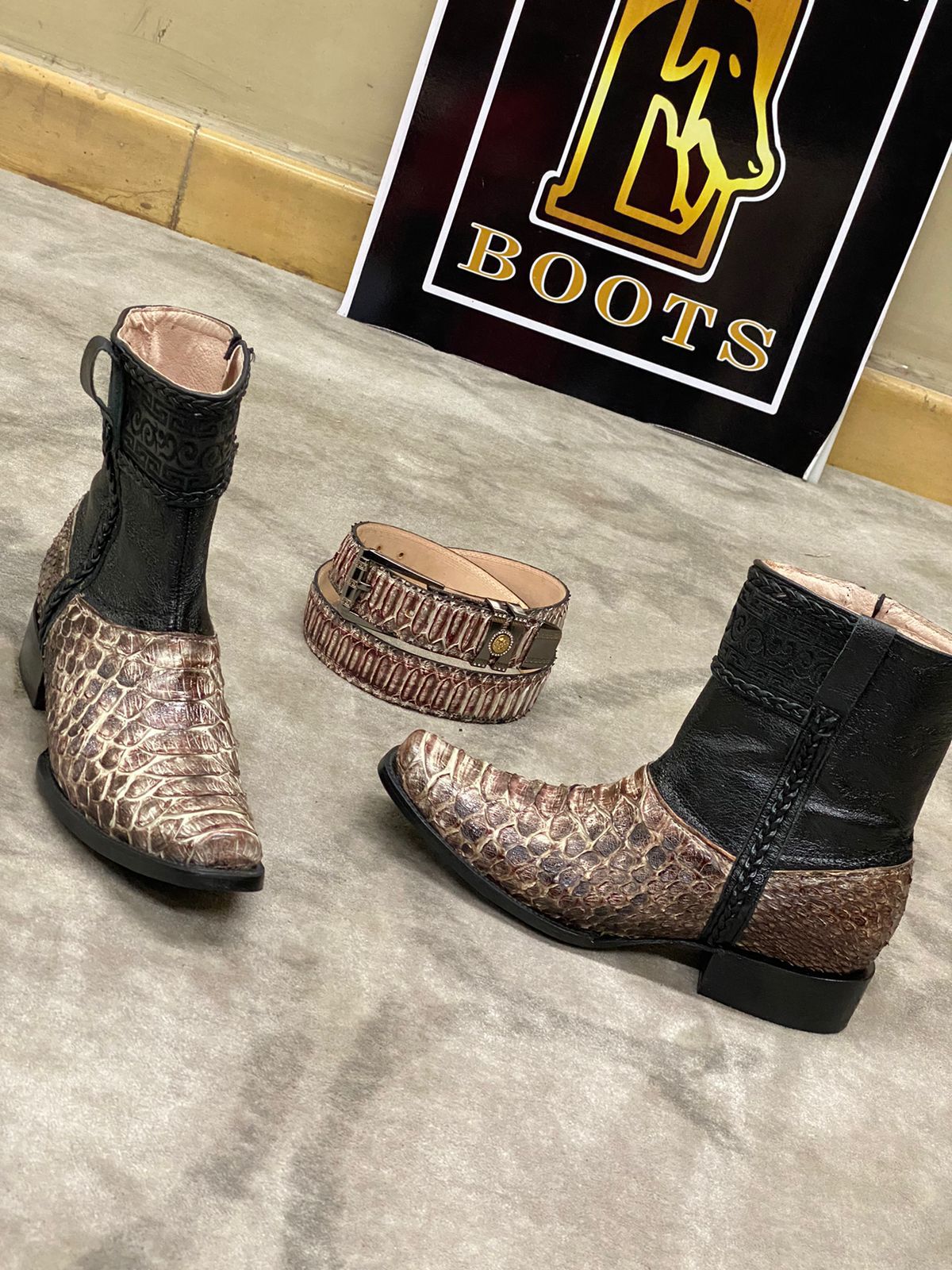 <h4>Botas de Vbora Pitn</h4>
